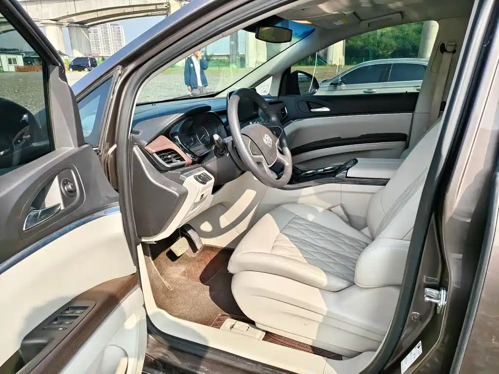Buick GL8 2020
