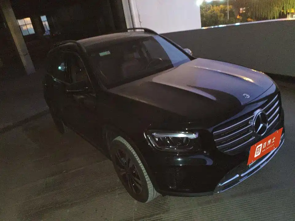 Mercedes-Benz GLB 2023