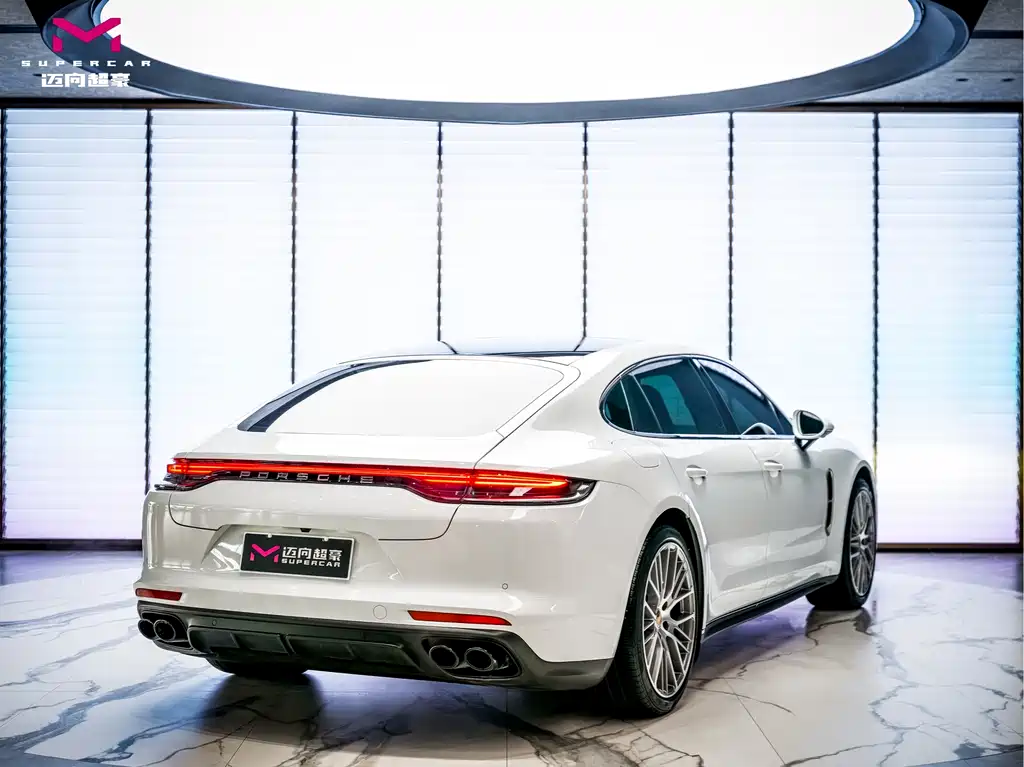 Porsche Panamera 2023