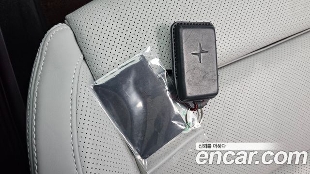 Polestar 4 2025