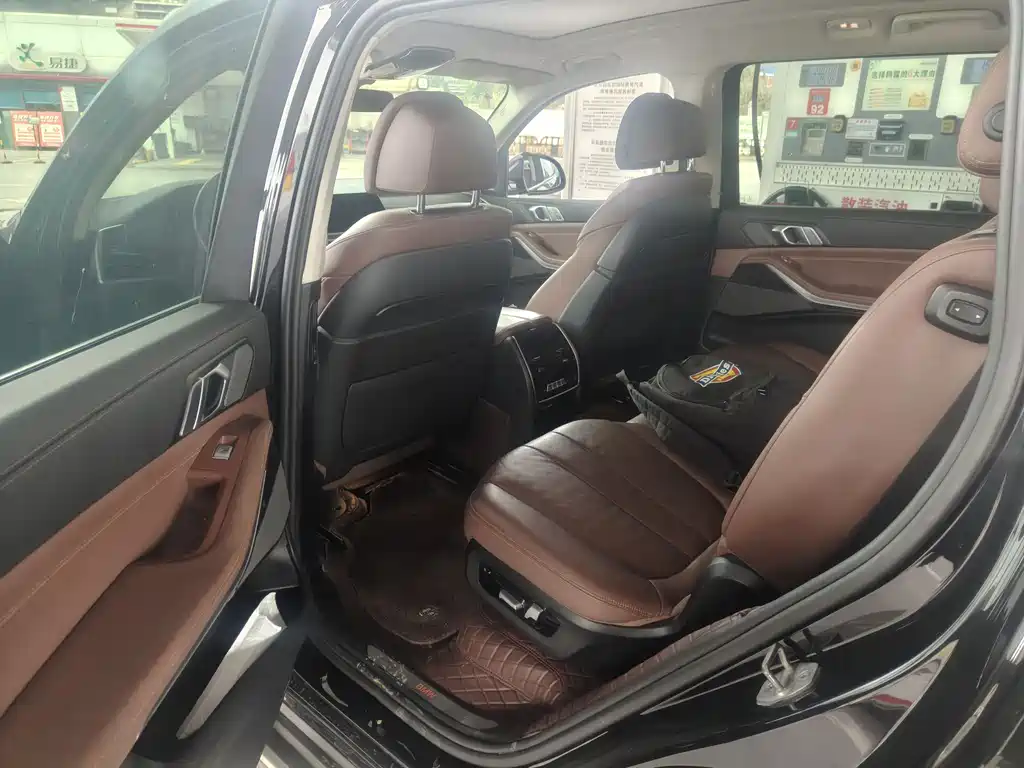 BMW X7 2021