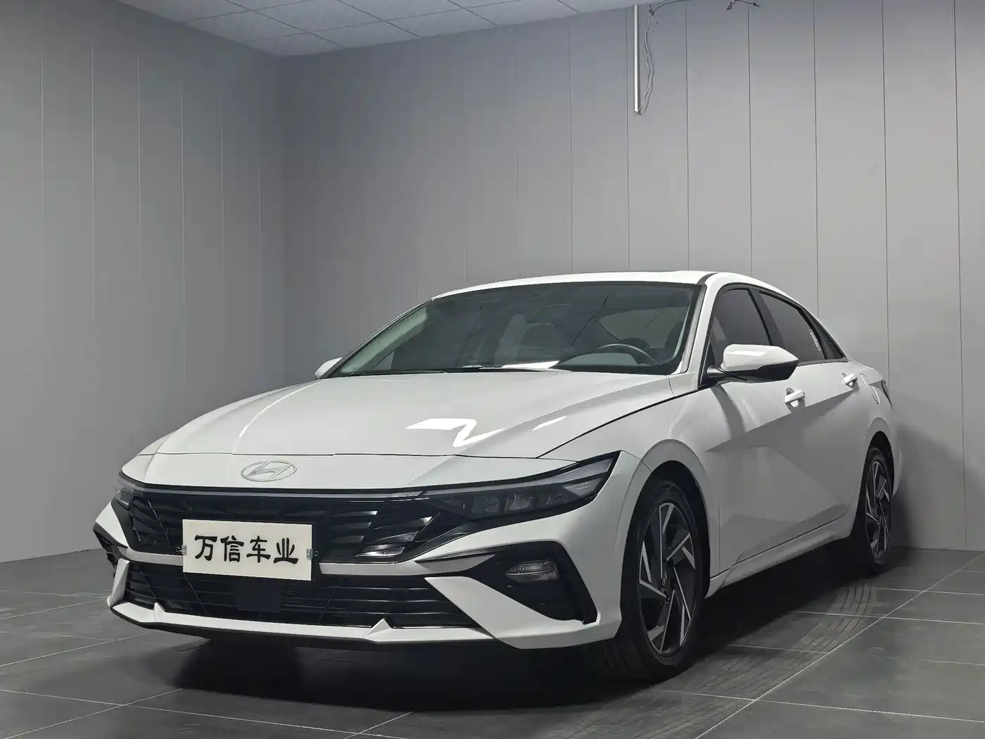 Hyundai Elantra 2023