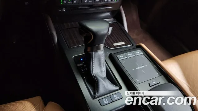 Lexus ES 2021