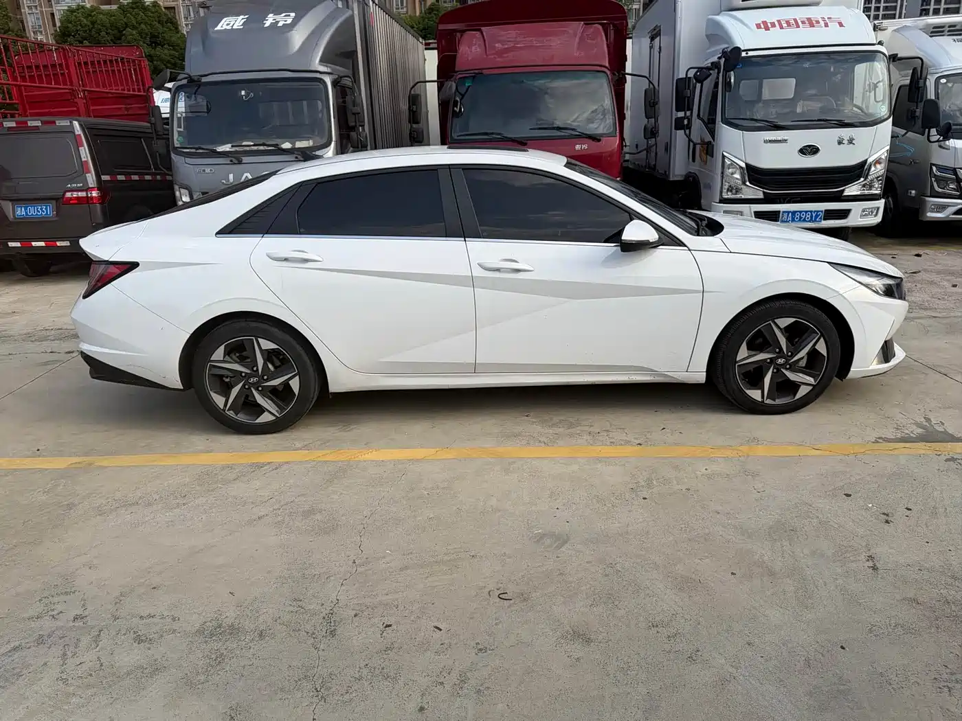 Hyundai Elantra 2023