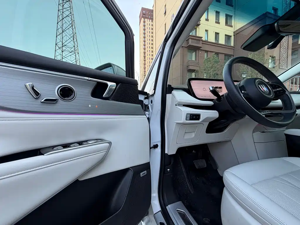 Buick GL8 2025