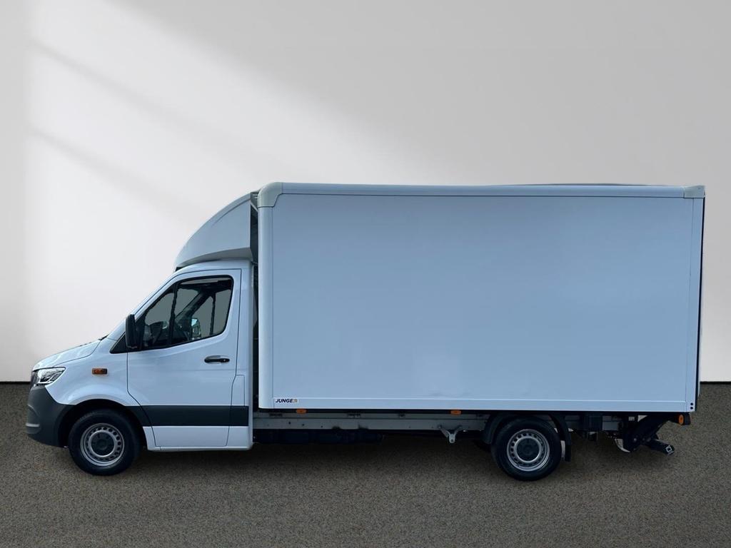 Mercedes-Benz SPRINTER 2025