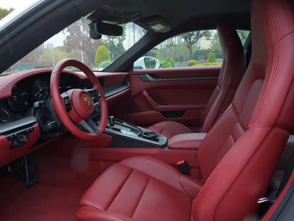 Porsche 911 2023