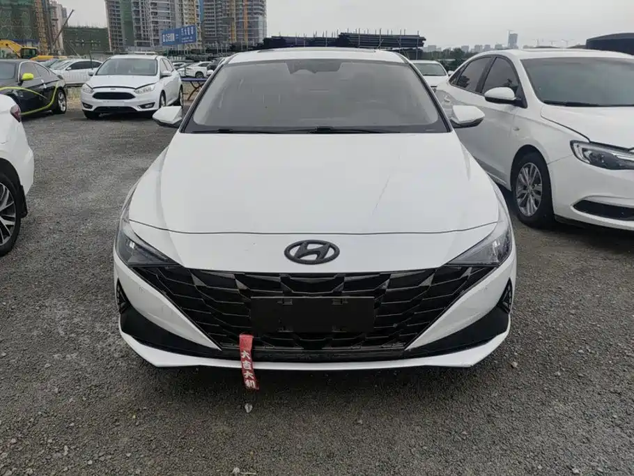 Hyundai Elantra 2021