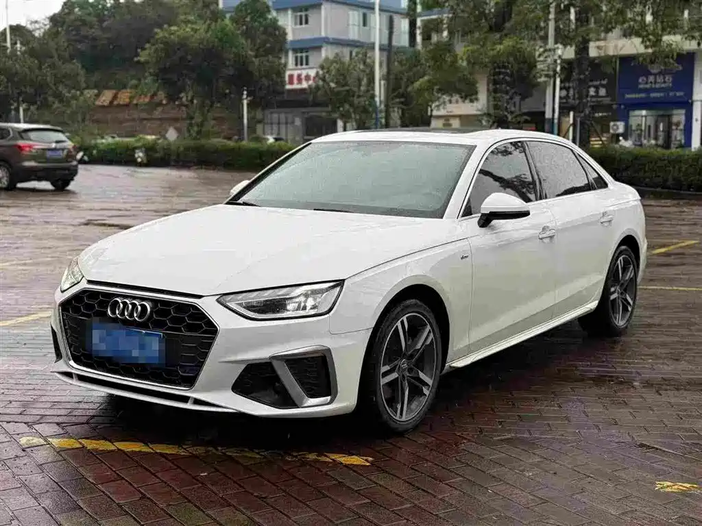 Audi A4 2022
