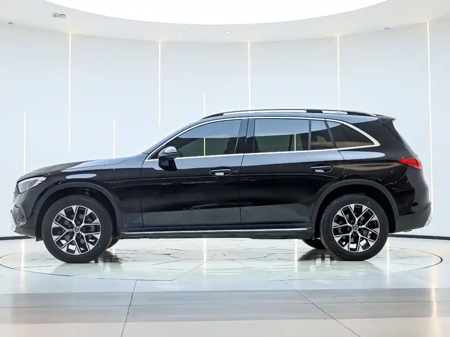 Mercedes-Benz GLC 2025