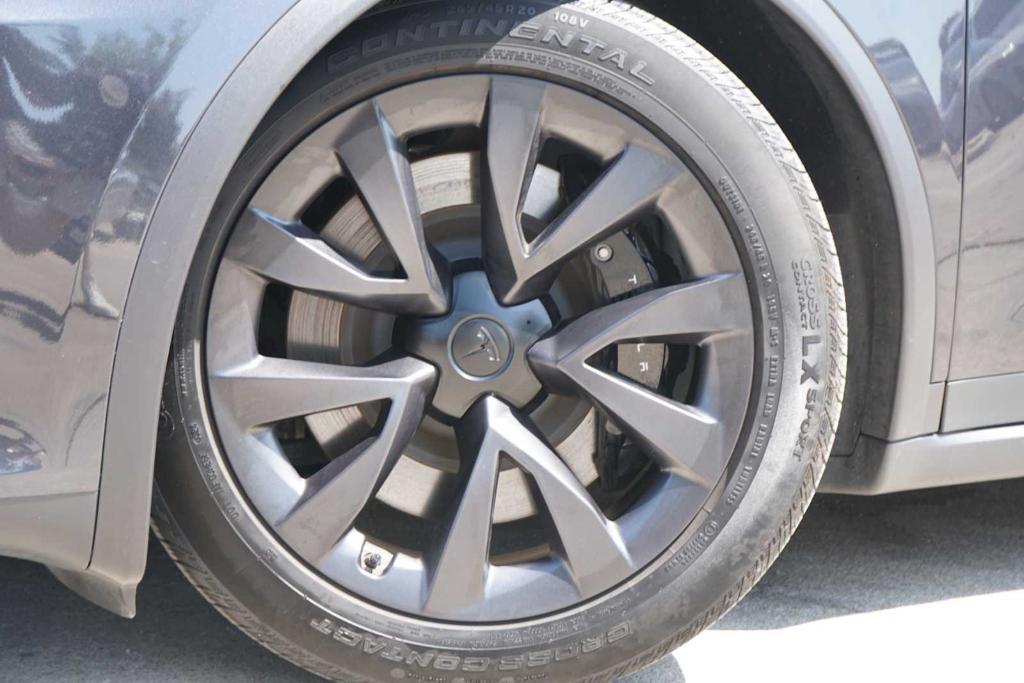 Tesla Model X 2024