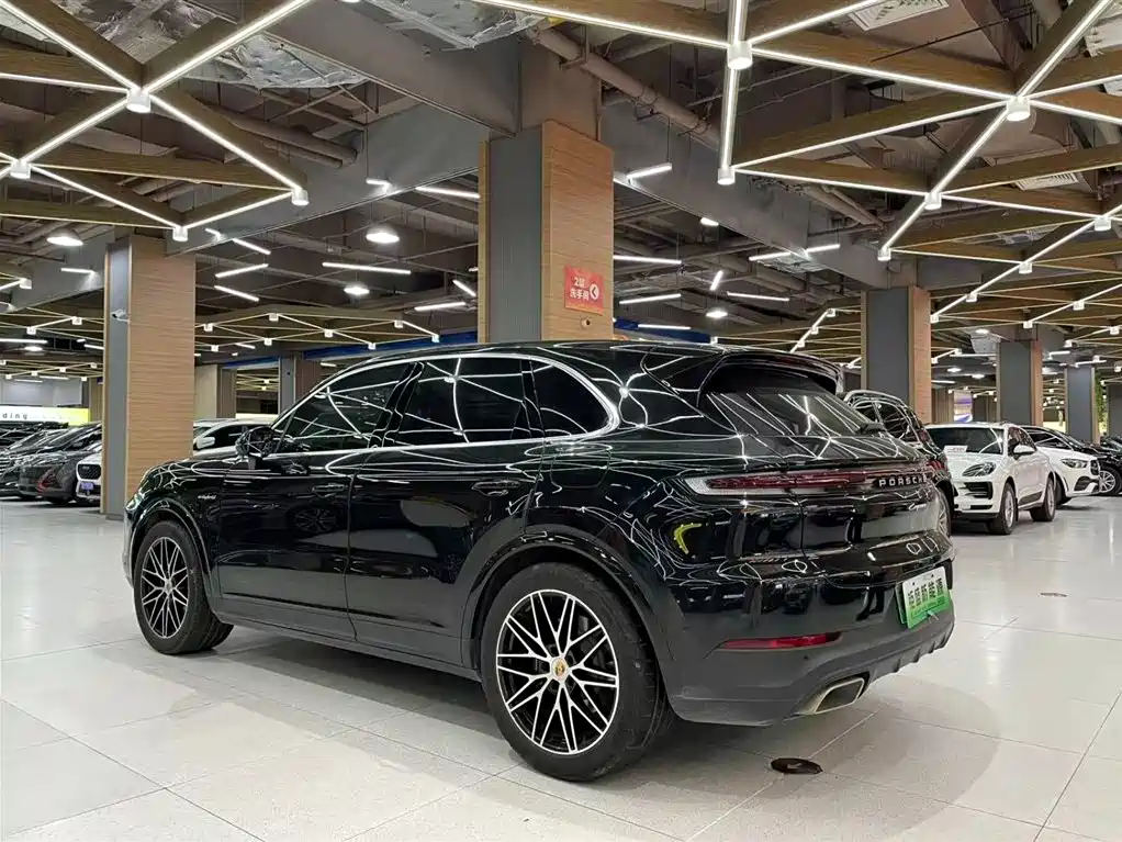 Porsche Cayenne 2023