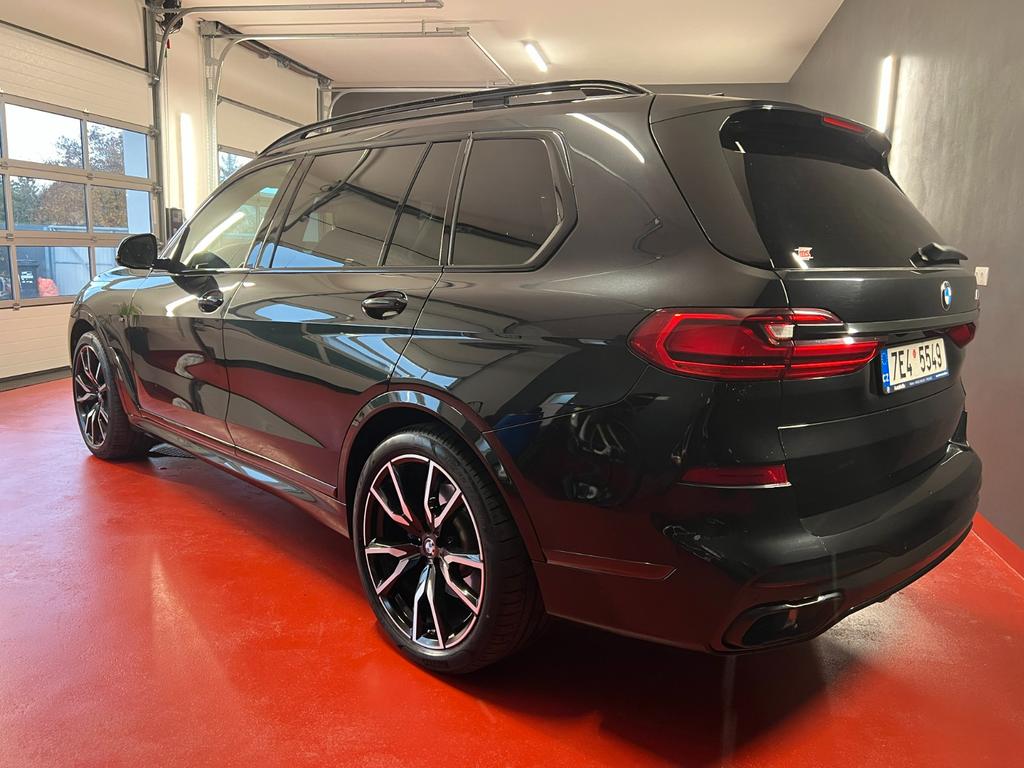 BMW X7 2021
