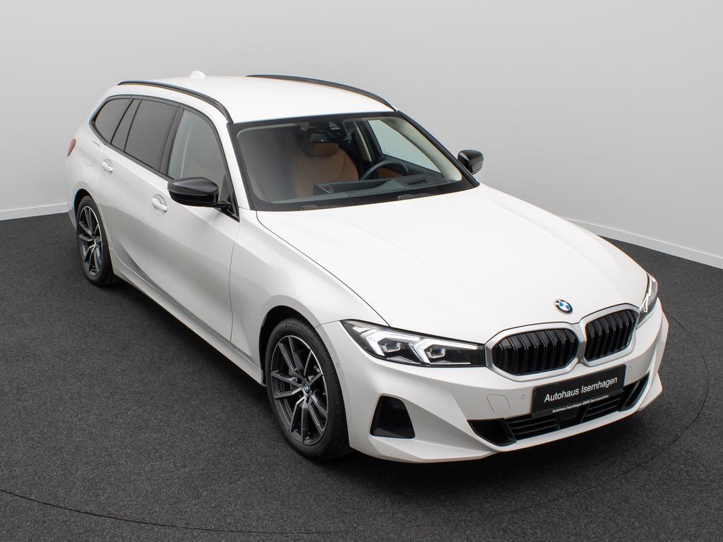 BMW 330 2023