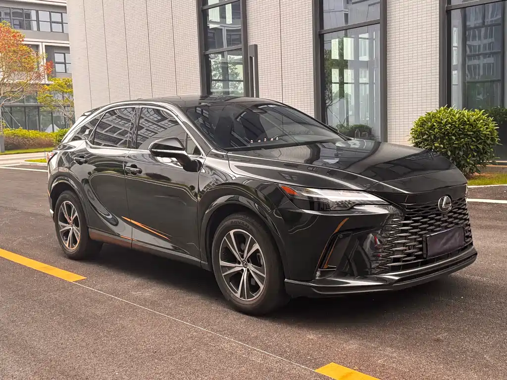 Lexus RX 2025