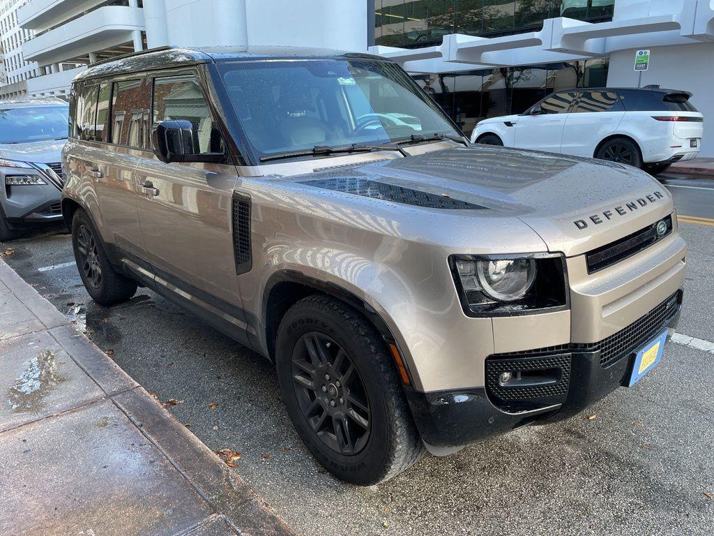 Land Rover Defender 2023
