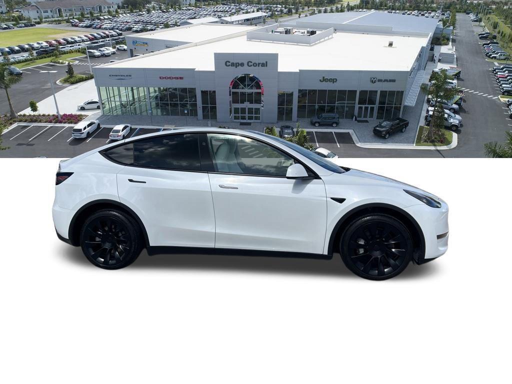 Tesla Model Y 2024