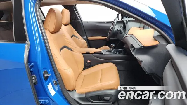 Lexus UX 2021