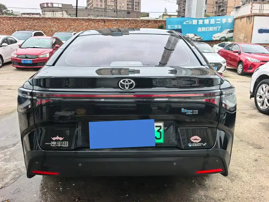 Toyota bZ3 2023