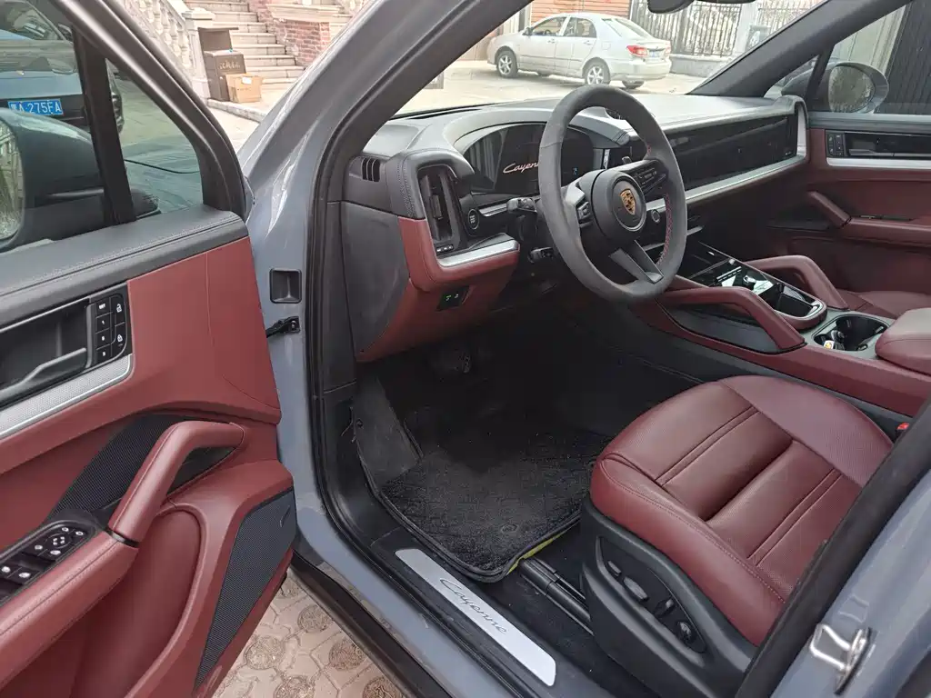 Porsche Cayenne 2024