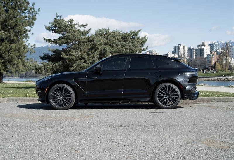 Aston Martin DBX 2023