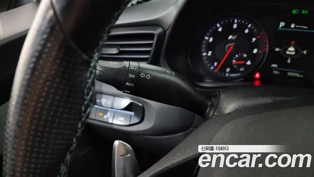 Hyundai Veloster 2021