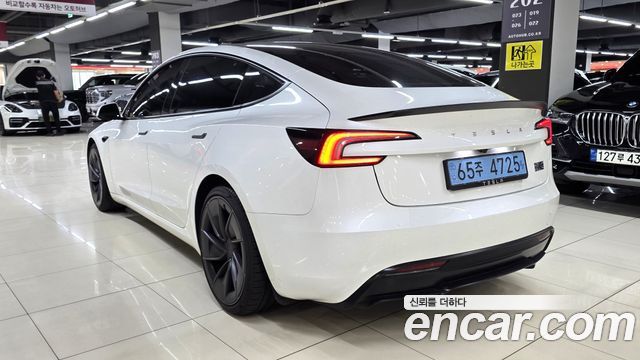 Tesla Model 3 2025
