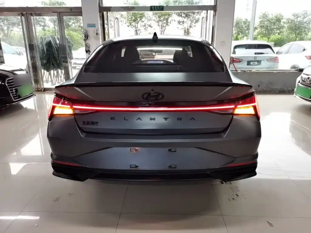 Hyundai Elantra 2022
