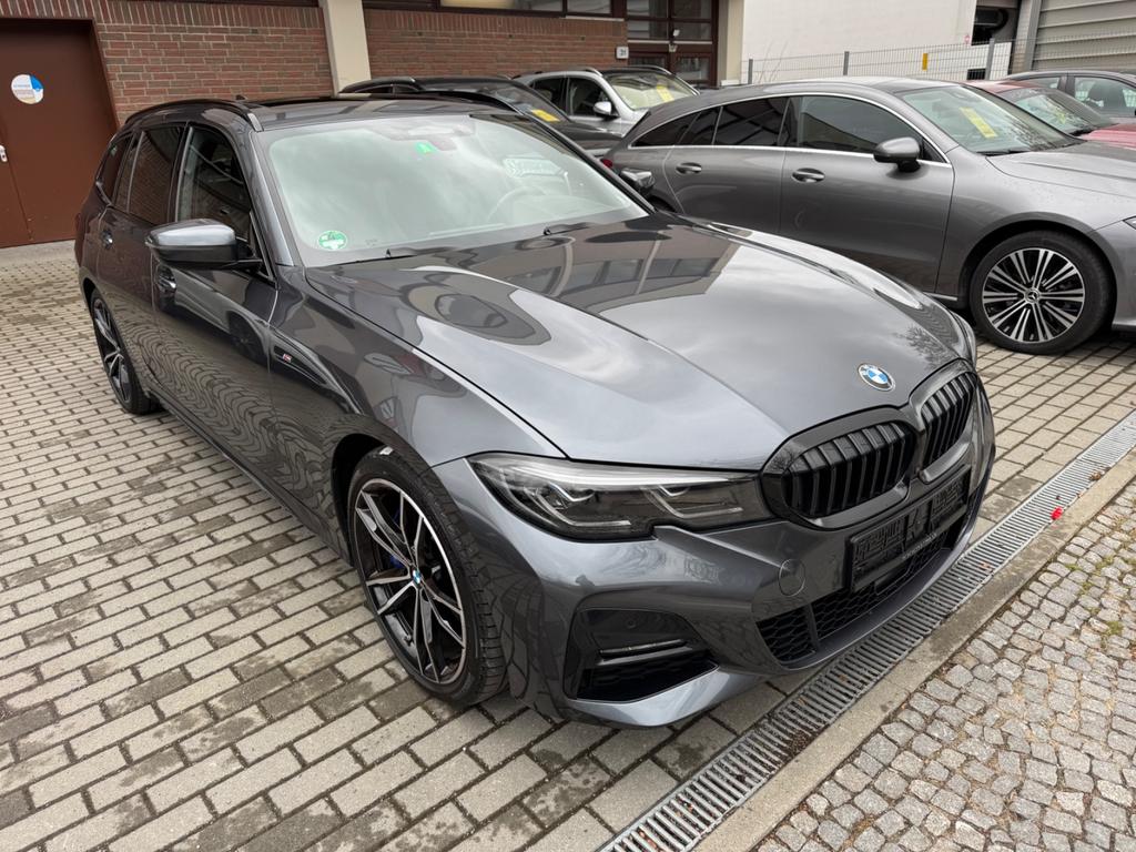 BMW 330 2021