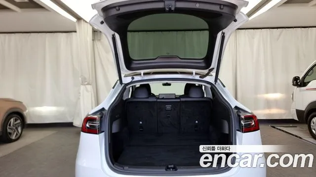 Tesla Model Y 2021
