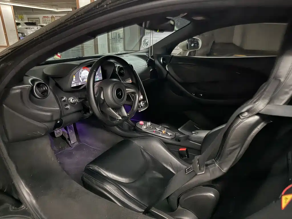 McLaren GT 2021