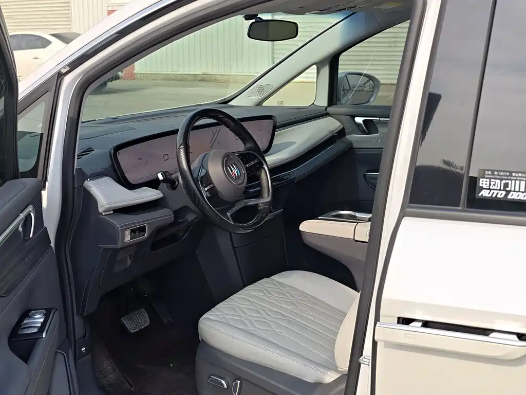 Buick GL8 2025