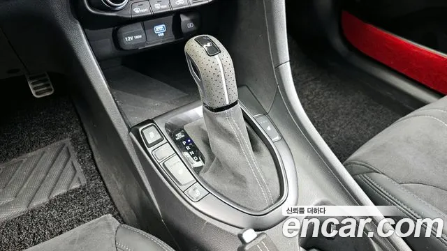 Hyundai Veloster 2020