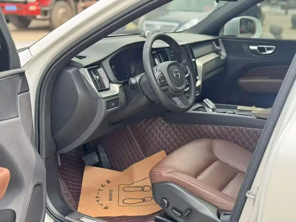 Volvo XC60 2023