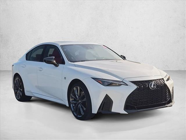 Lexus IS 2025