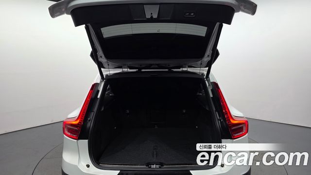Volvo XC40 2024