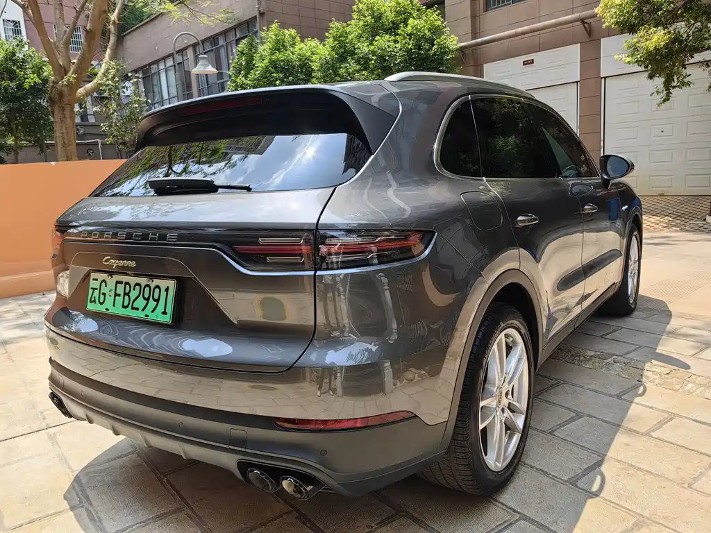 Porsche Cayenne 2021