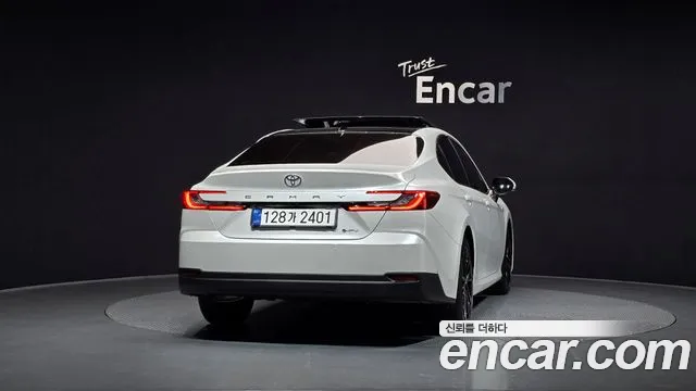 Toyota Camry 2025