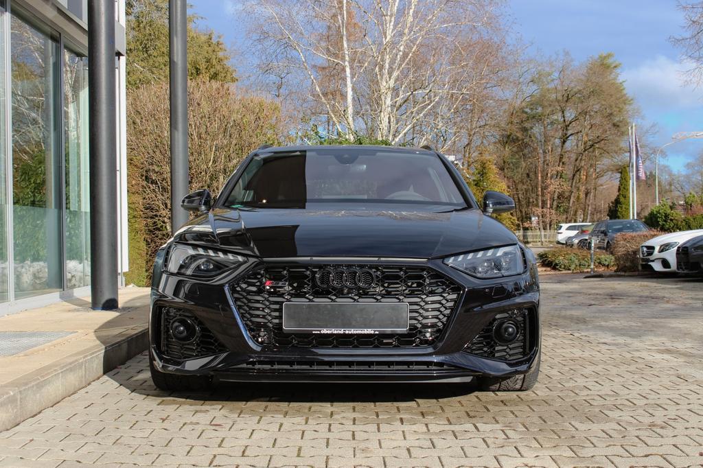 Audi RS4 2023