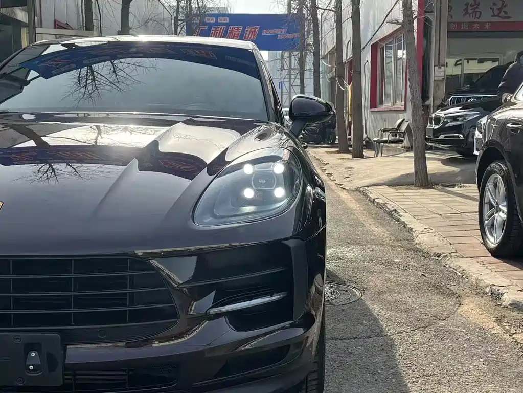 Porsche Macan 2021