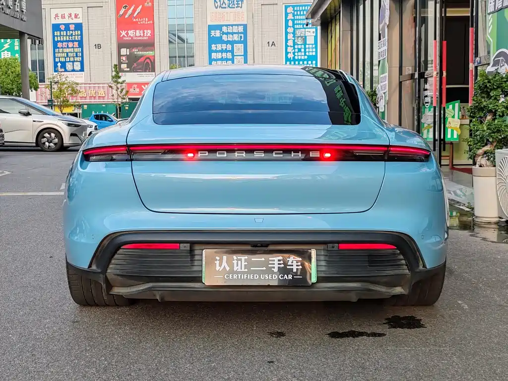 Porsche Taycan 2021