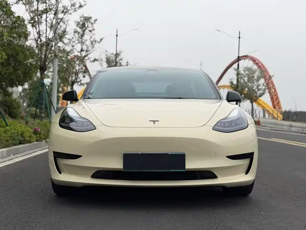 Tesla Model 3 2023