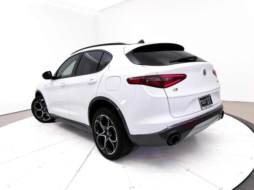 Alfa Romeo Stelvio 2023