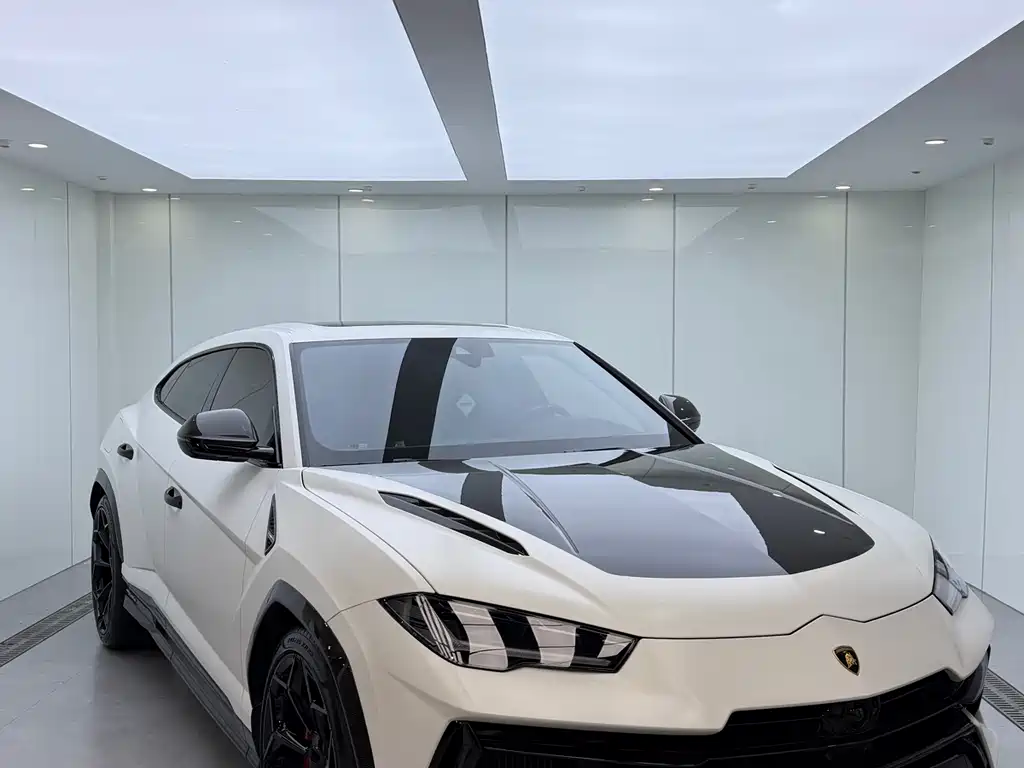 Lamborghini Urus 2024