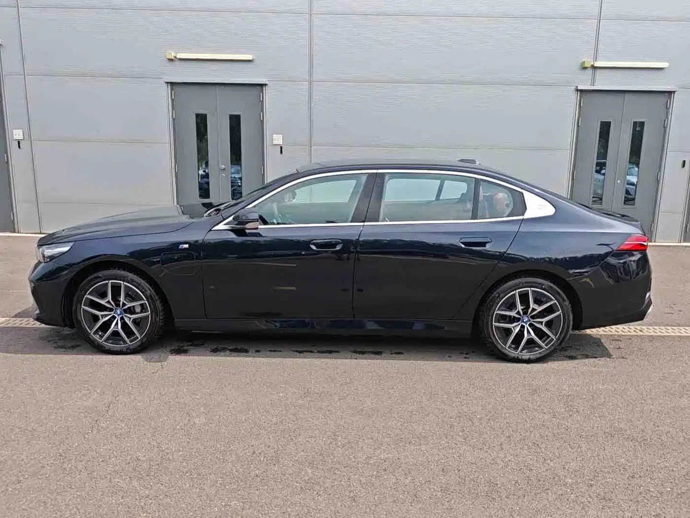 BMW i5 2025
