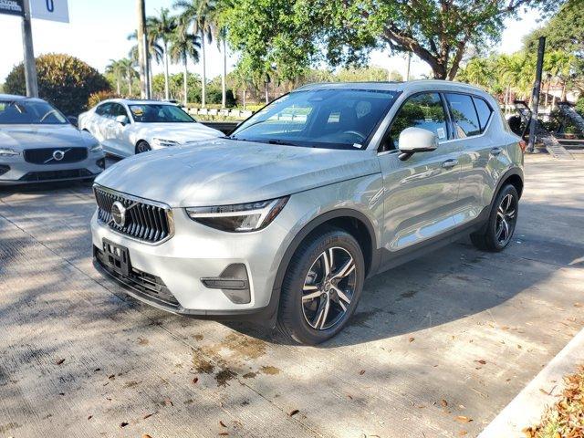 Volvo XC40 2025