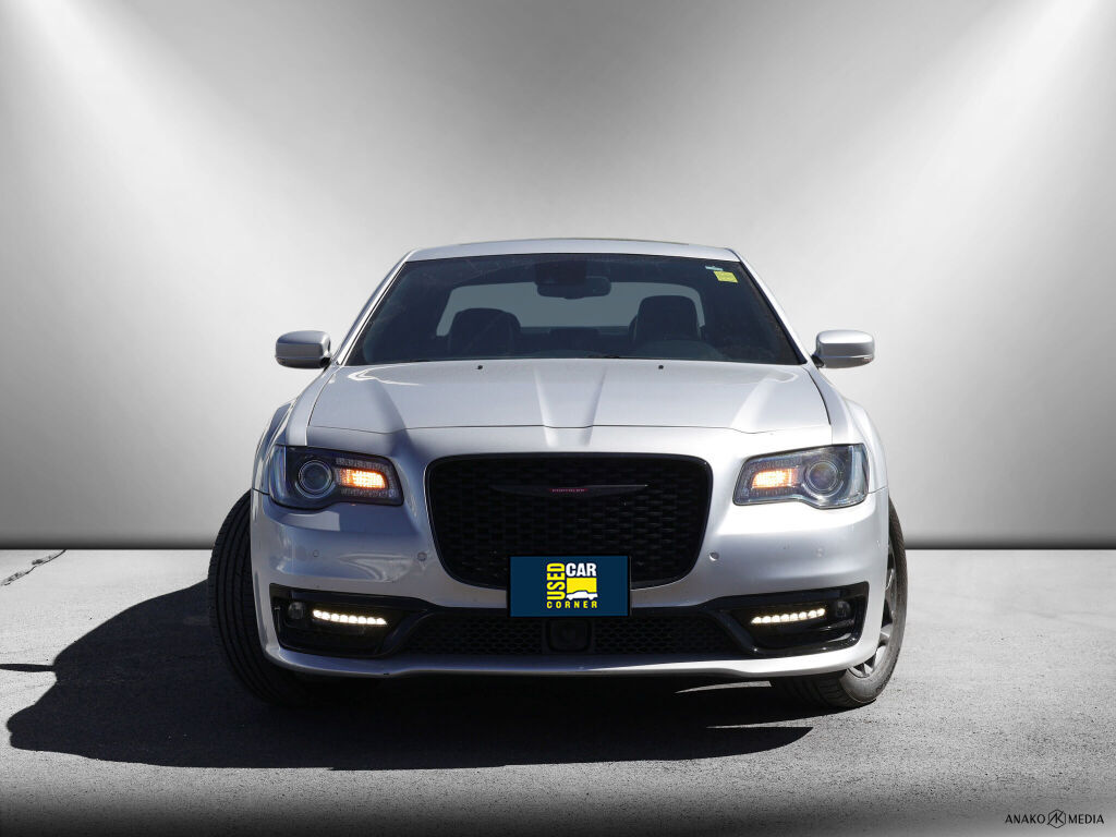 Chrysler 300 2023
