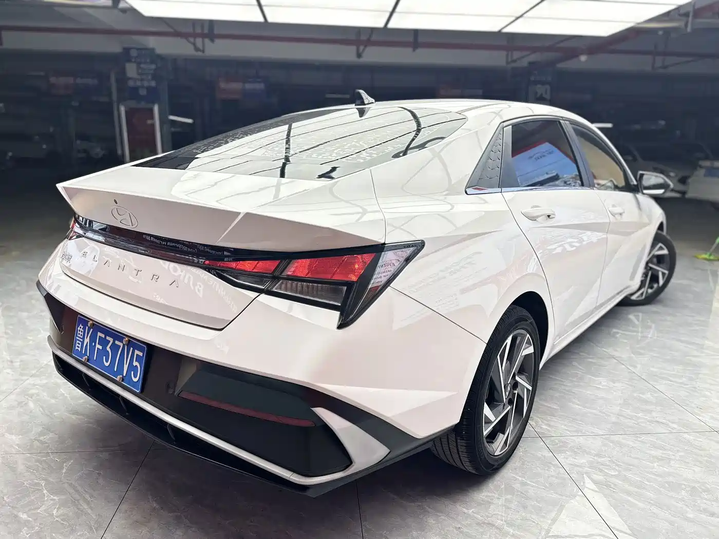 Hyundai Elantra 2023