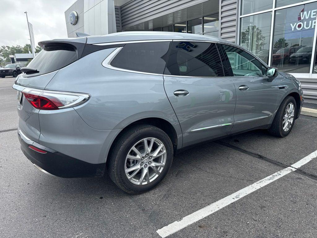 Buick Enclave 2023