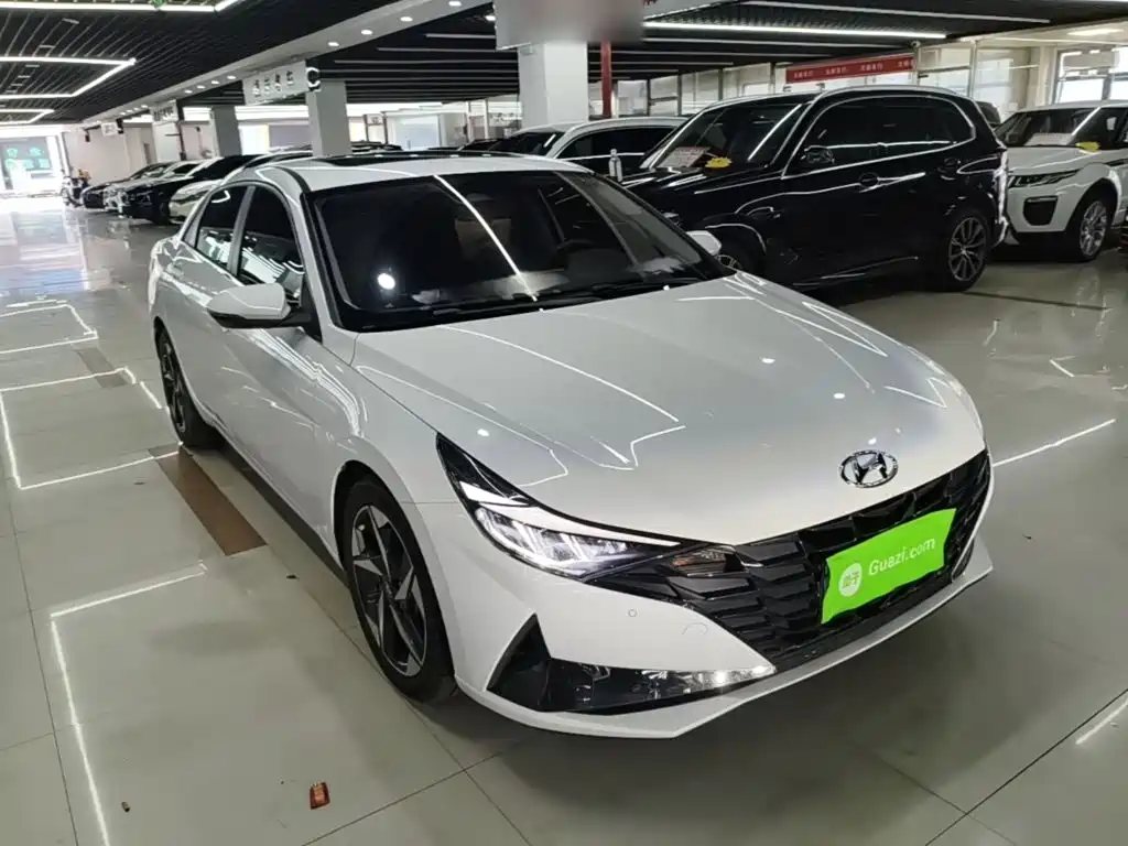 Hyundai Elantra 2023